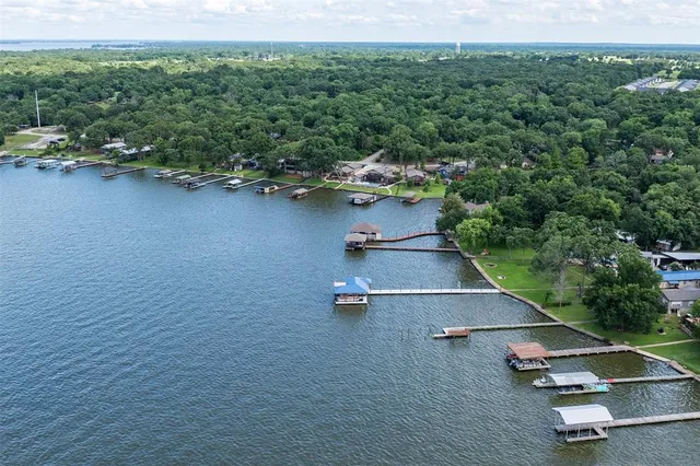 $625,000 | 104 Kingsway, Tool, TX 75143