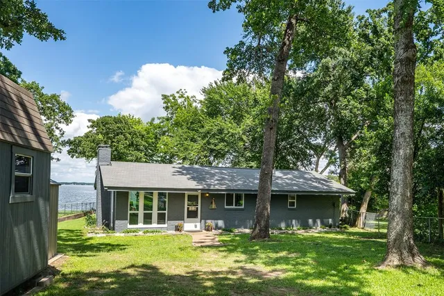 $625,000 | 104 Kingsway, Tool, TX 75143