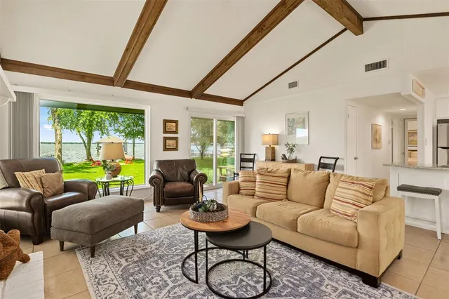 $625,000 | 104 Kingsway, Tool, TX 75143