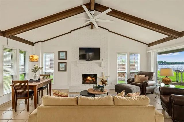 $625,000 | 104 Kingsway, Tool, TX 75143