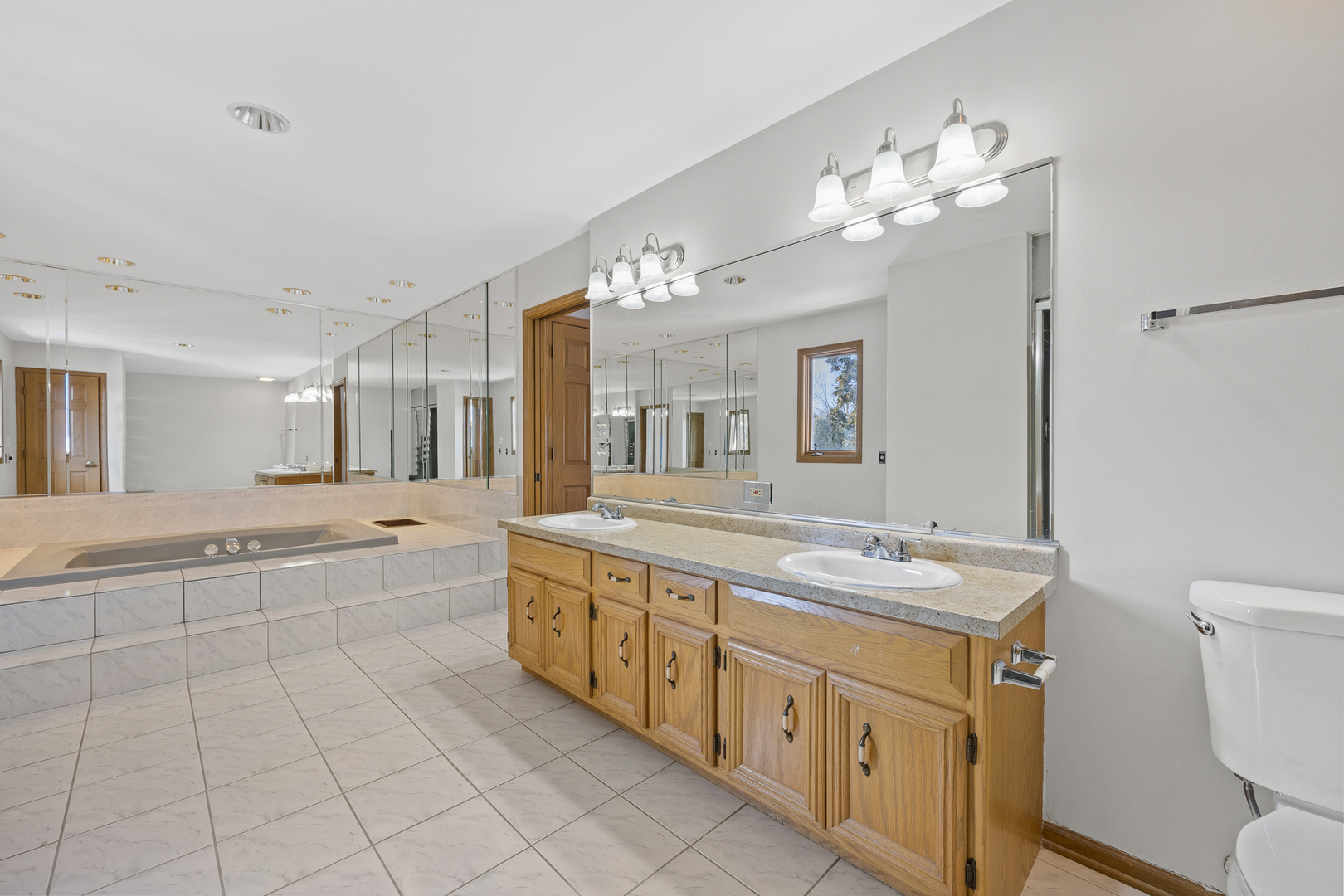 13035 Parker Road Lemont, IL 60439 - Photo 31 of 50 Gallery Image 31