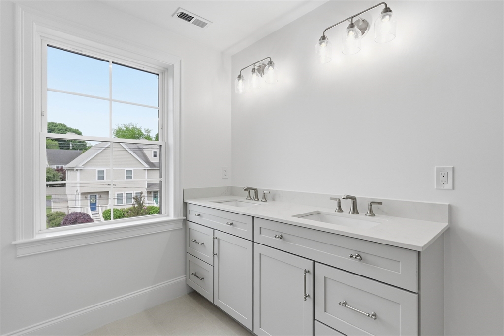 11 Washington Street Ipswich, MA 01938 - Photo 31 of 36