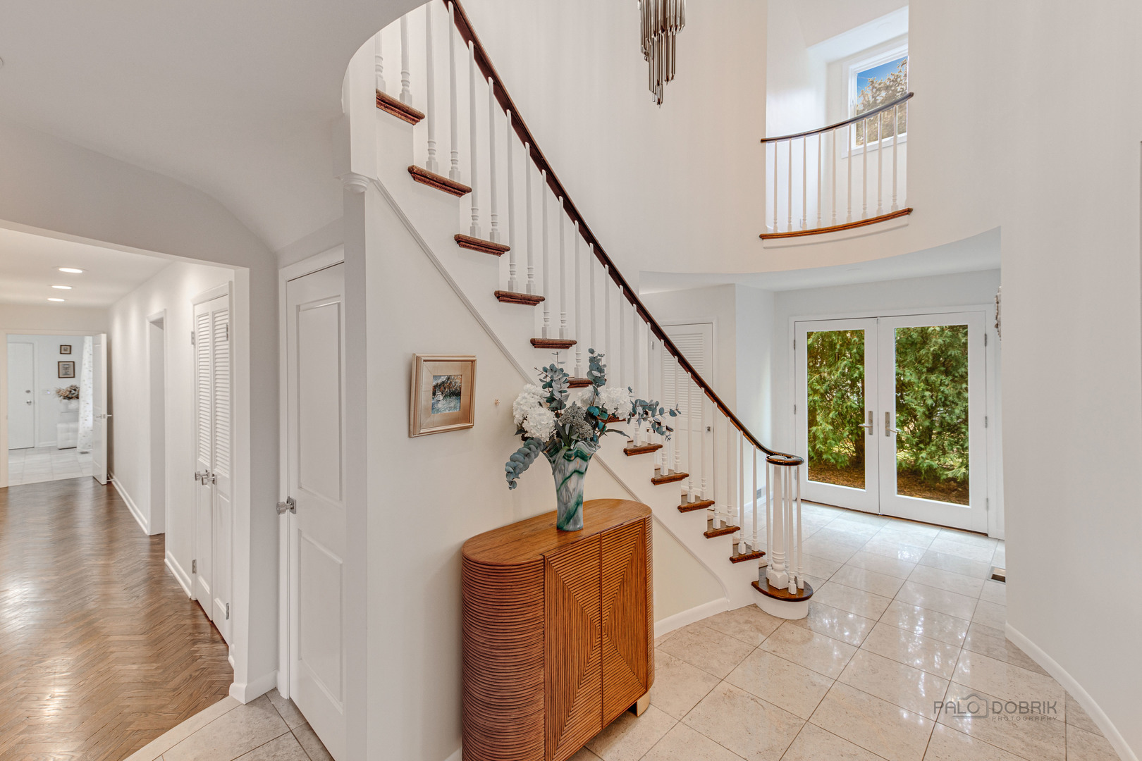 783 Valley Road Glencoe, IL 60022 - Photo 5 of 45 a view of an entryway with staircase