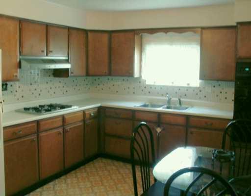 2043 McKinney Road Monroeville, PA 15146 - Photo 3 of 8 Kitchen.