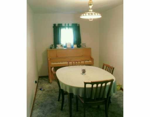 2043 McKinney Road Monroeville, PA 15146 - Photo 5 of 8 Dining Room.