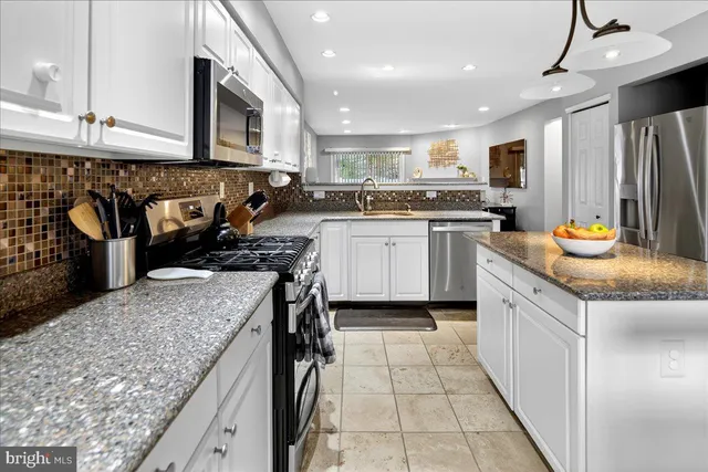 $625,000 | 200 Amberleigh Drive, Pennington, NJ 08534