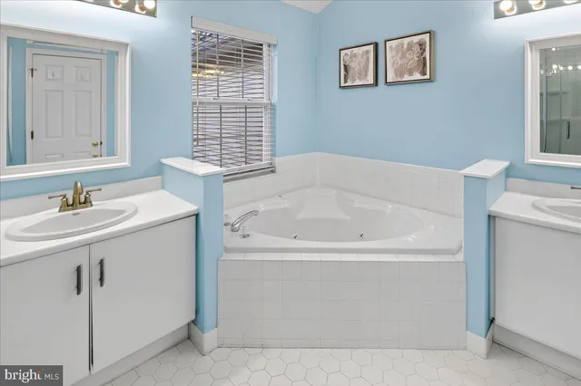 $625,000 | 200 Amberleigh Drive, Pennington, NJ 08534