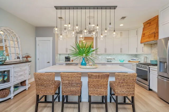 $734,900 | 903 Lido Circle East, Niceville, FL 32578