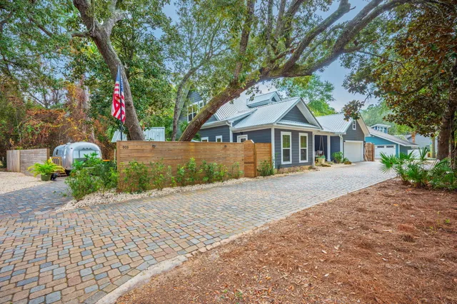 $734,900 | 903 Lido Circle East, Niceville, FL 32578