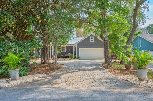 $734,900 | 903 Lido Circle East, Niceville, FL 32578