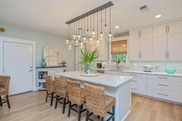 $734,900 | 903 Lido Circle East, Niceville, FL 32578