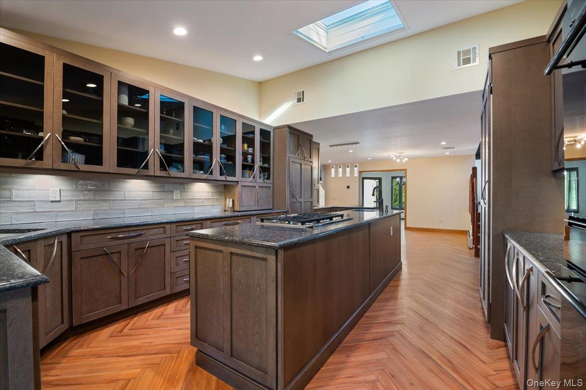 151 Seaman Neck Road Dix Hills, NY 11746 - Photo 7 of 35
