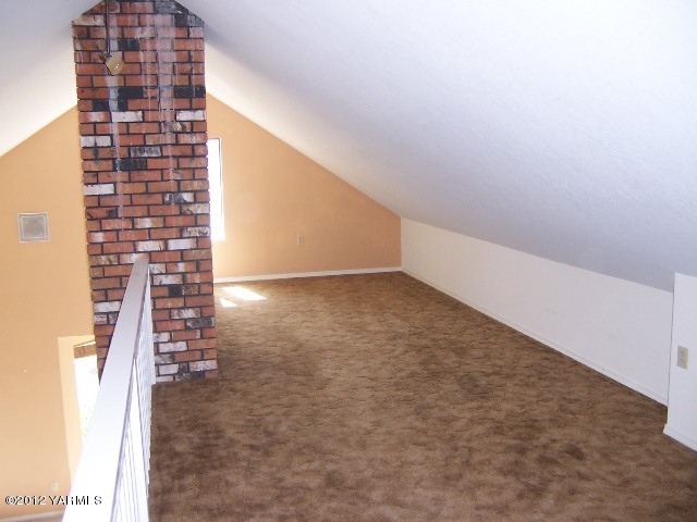 741 Pongala Road Tieton, WA 98947 - Photo 16 of 19 upstaris loft