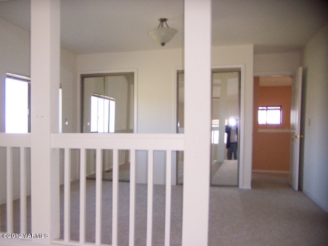 741 Pongala Road Tieton, WA 98947 - Photo 18 of 19 upstairs landing