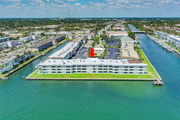 $2,000 | 100 Shore Court, Unit 210, North Palm Beach, FL 33408