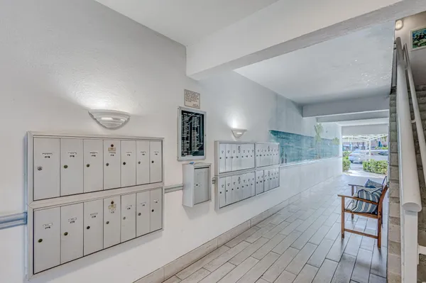 $2,000 | 100 Shore Court, Unit 210, North Palm Beach, FL 33408