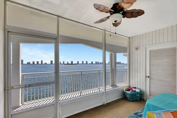 $2,000 | 100 Shore Court, Unit 210, North Palm Beach, FL 33408