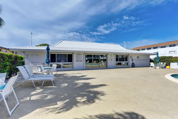 $2,000 | 100 Shore Court, Unit 210, North Palm Beach, FL 33408