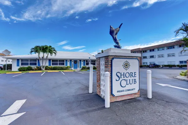 $2,000 | 100 Shore Court, Unit 210, North Palm Beach, FL 33408