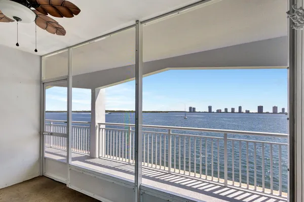 $2,000 | 100 Shore Court, Unit 210, North Palm Beach, FL 33408