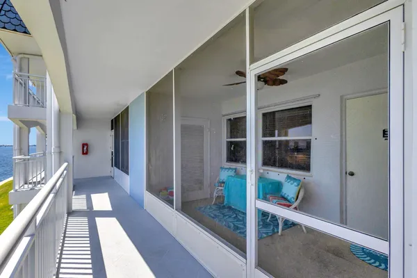 $2,000 | 100 Shore Court, Unit 210, North Palm Beach, FL 33408