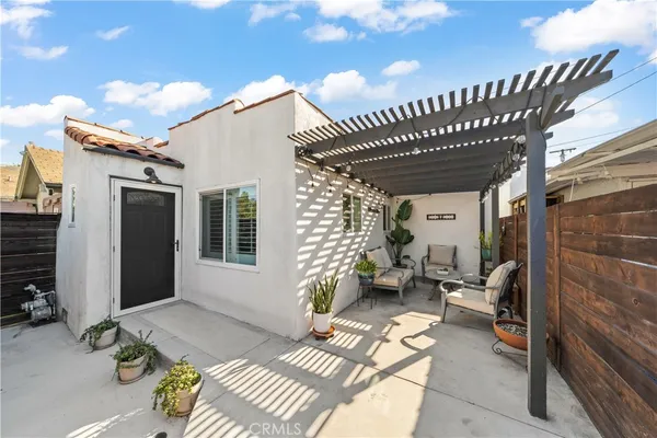 $499,999 | 2324 East 14th Street, Long Beach, CA 90804