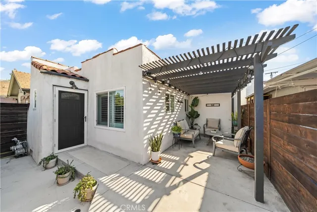 $524,900 | 2324 East 14th Street, Long Beach, CA 90804