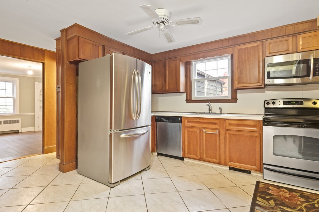 14 Westminster Road Marblehead, MA 01945 - Photo 8 of 30 Gallery Image 8