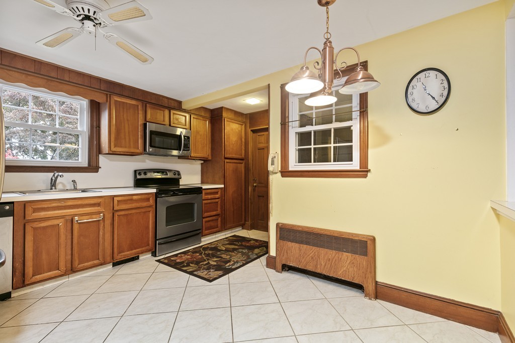 14 Westminster Road Marblehead, MA 01945 - Photo 9 of 30 Gallery Image 9