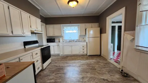 $165,000 | 17 Bates Street, Millinocket, ME 04462