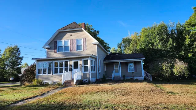 $176,900 | 17 Bates Street, Millinocket, ME 04462