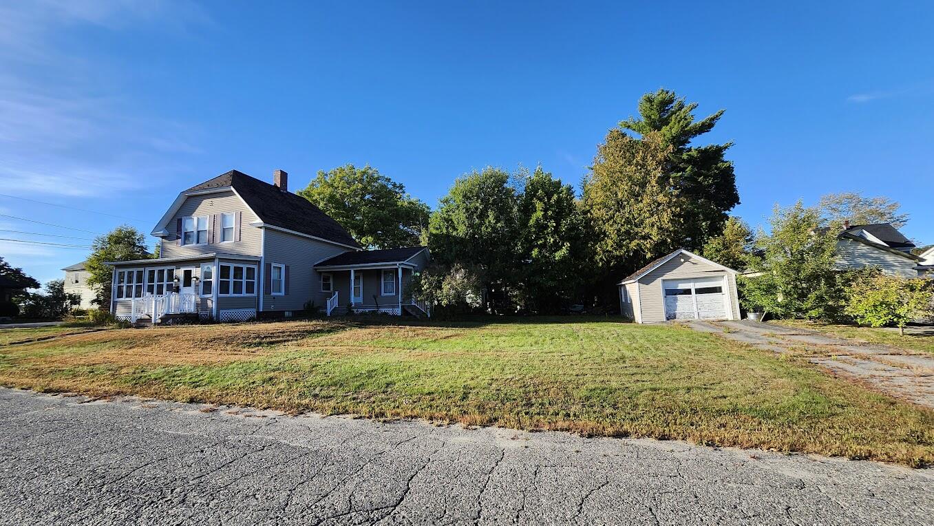 17 Bates Street Millinocket, ME 04462 - Photo 3 of 39 20250921_164758