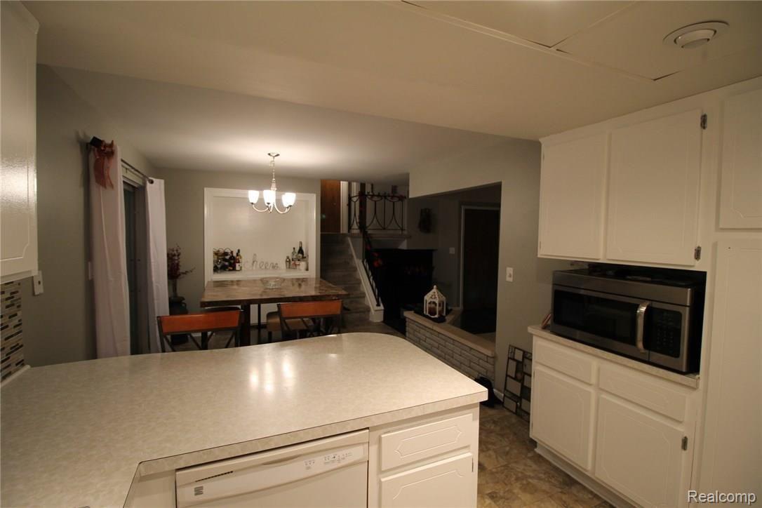 6012 Robin Hill Road Washington, MI 48094 - Photo 2 of 15 IMG_7837.JPG