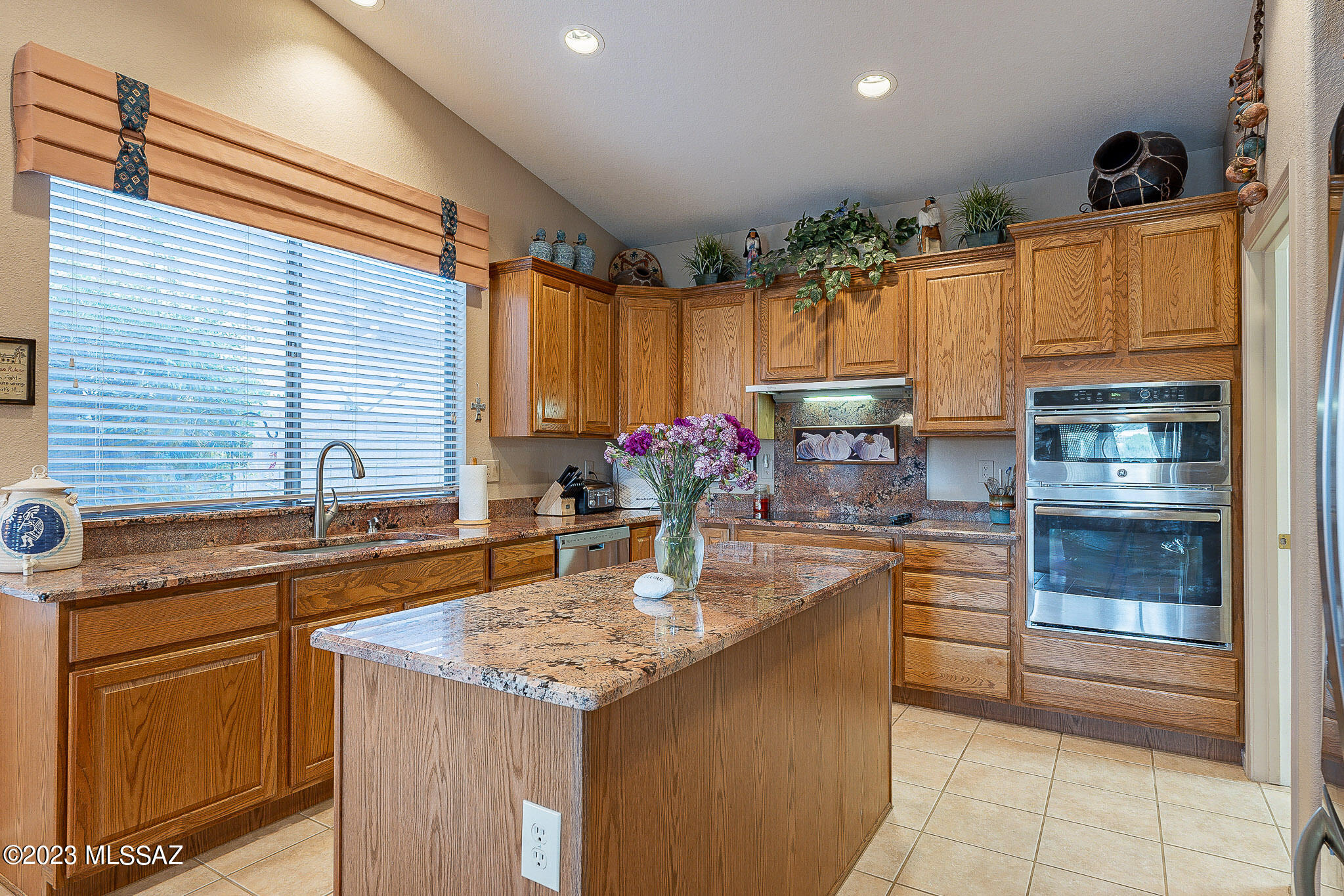 37464 South Ridgeview Boulevard Tucson, AZ 85739 - Photo 11 of 36