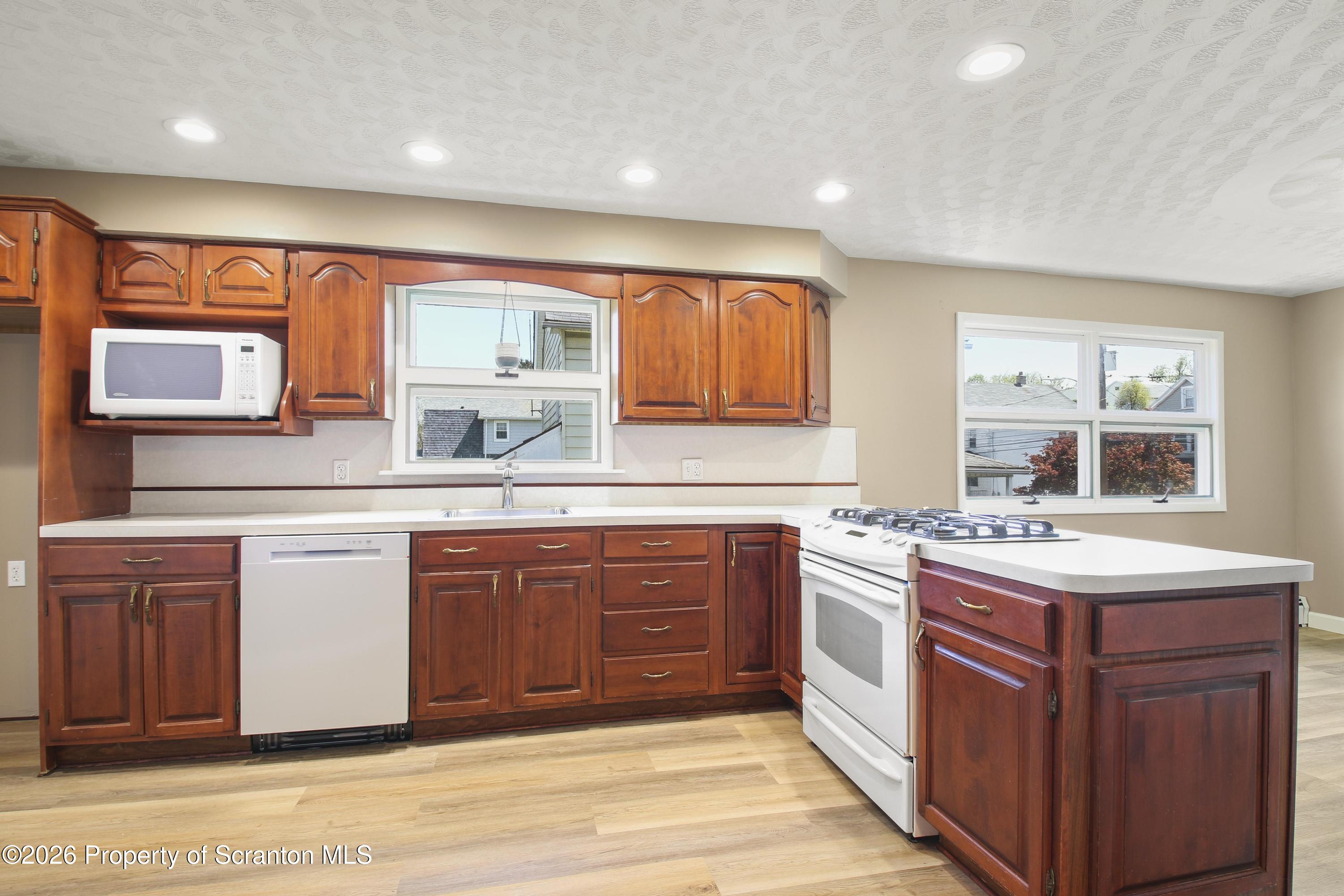 42 Mack Street Plains, PA 18705 - Photo 10 of 37 123A8195
