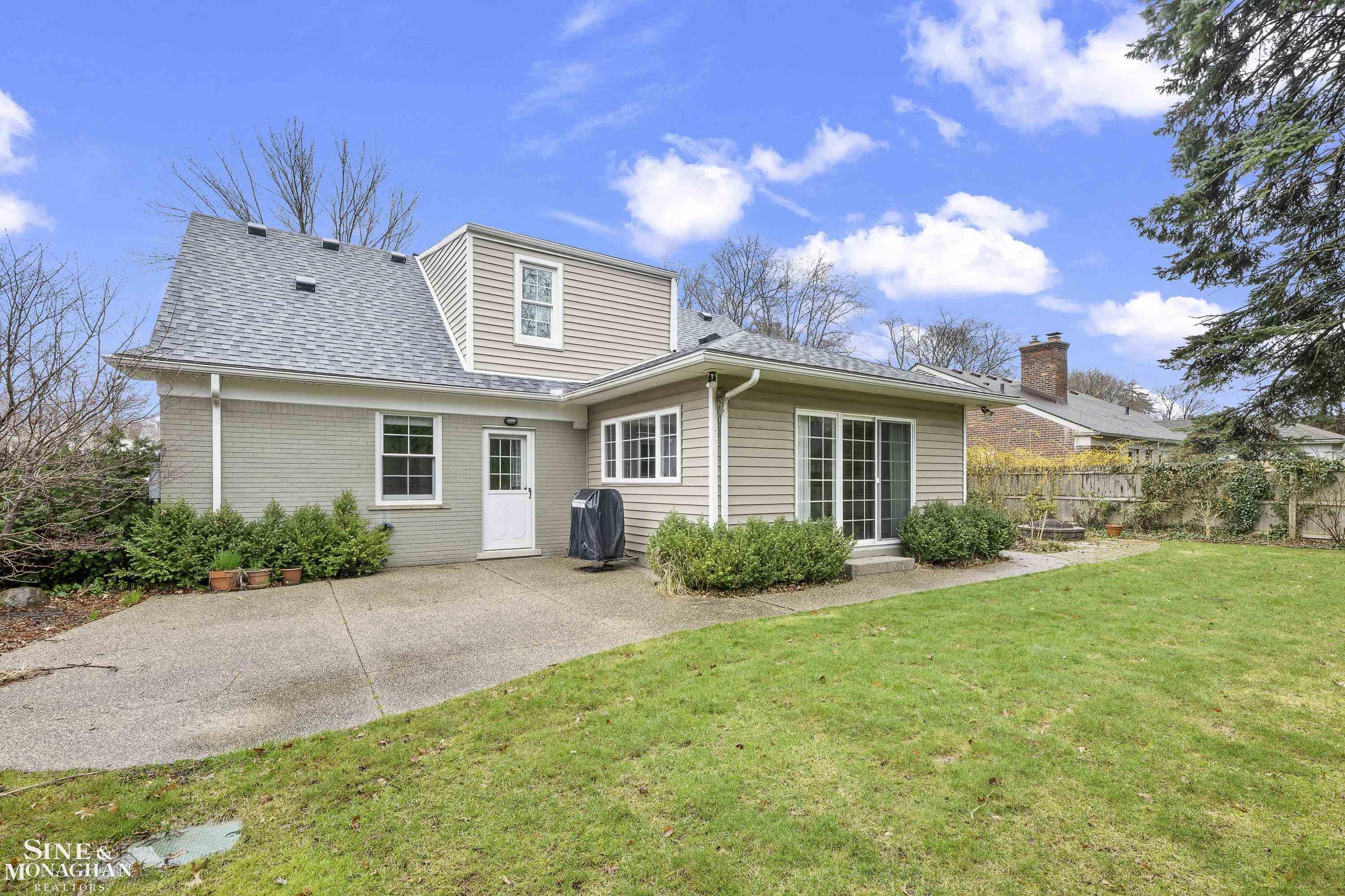 325 Stephens Road Grosse Pointe, MI 48236 - Photo 32 of 41 50171807-dc6ee137-84b5-467e-b30d-c9f9a07b8255.JPG