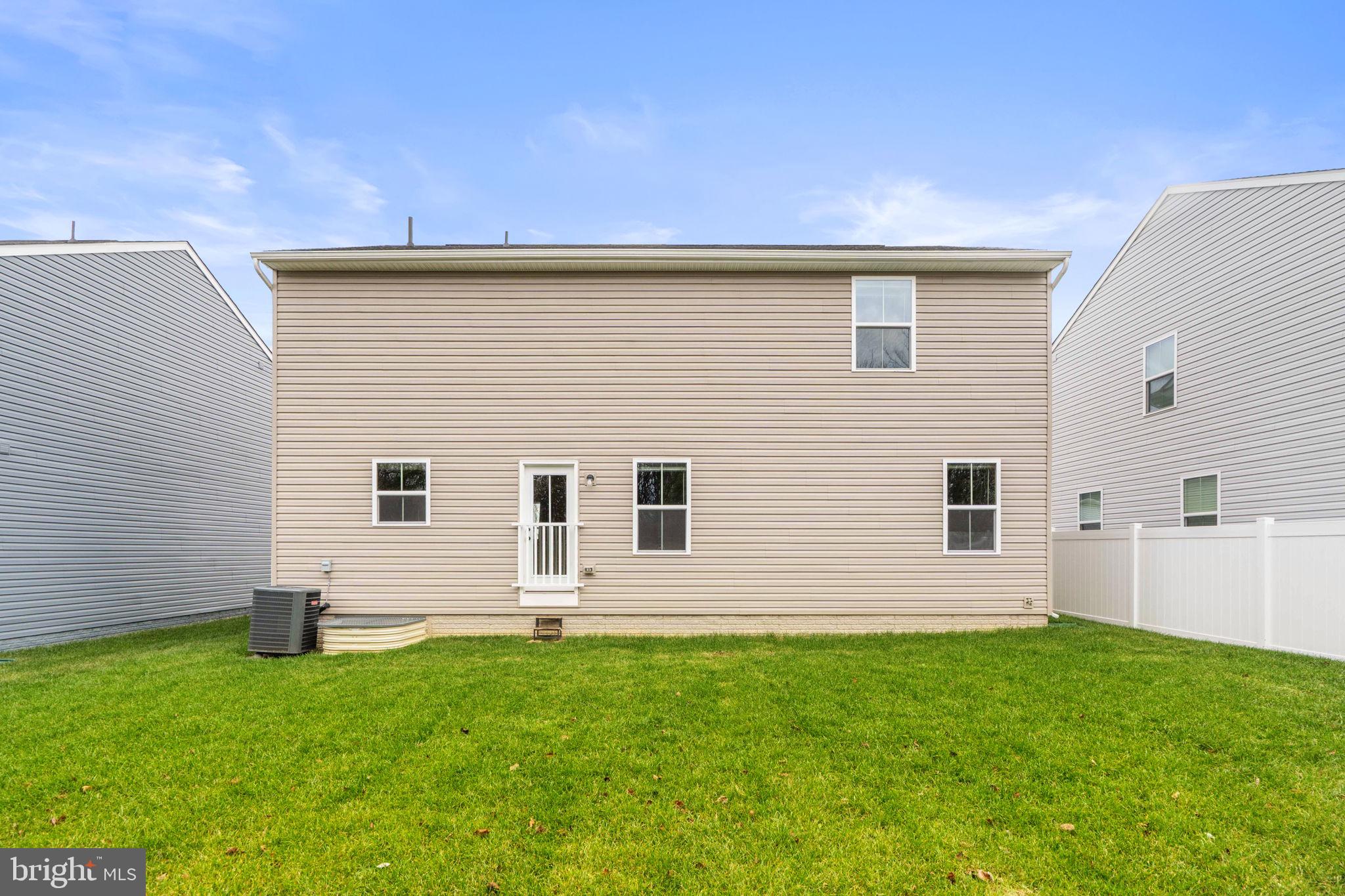 129 Birmingham Drive Middletown, VA 22645 - Photo 51 of 55 a front view of house with yard