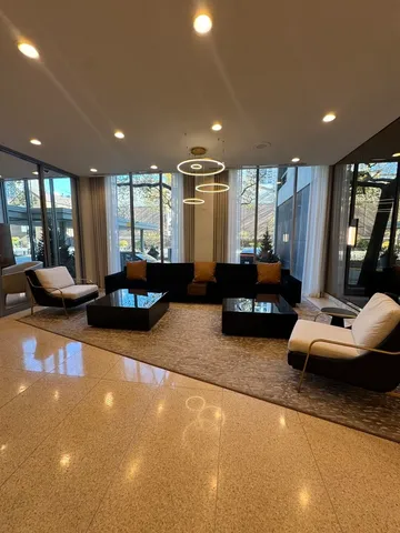 $2,000 | 1255 North Sandburg Terrace, Unit 305, Chicago, IL 60610