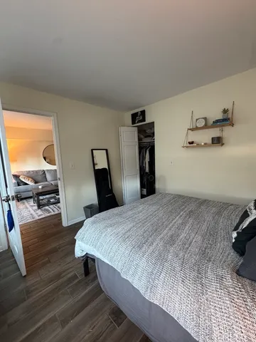 $2,000 | 1255 North Sandburg Terrace, Unit 305, Chicago, IL 60610