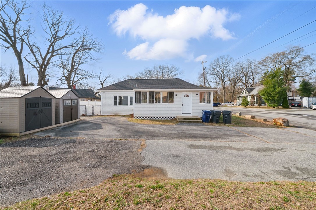 166 Beach Avenue Warwick, RI 02889 - Photo 3 of 27