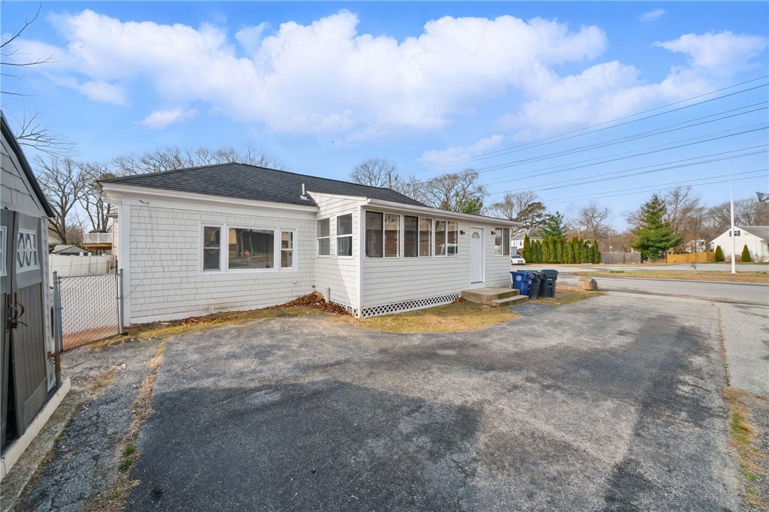 166 Beach Avenue Warwick, RI 02889 - Photo 4 of 27
