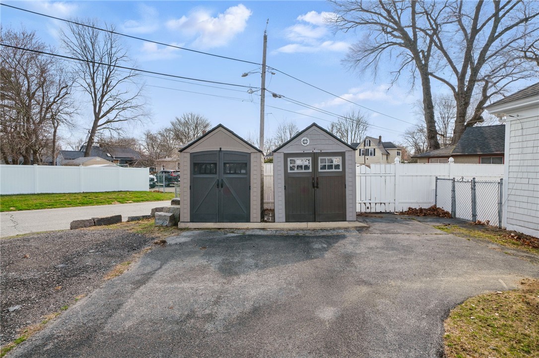 166 Beach Avenue Warwick, RI 02889 - Photo 5 of 27