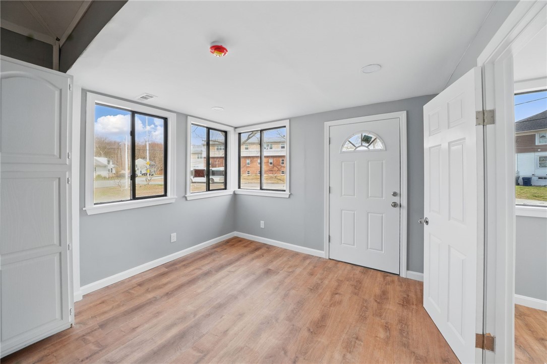 166 Beach Avenue Warwick, RI 02889 - Photo 10 of 27