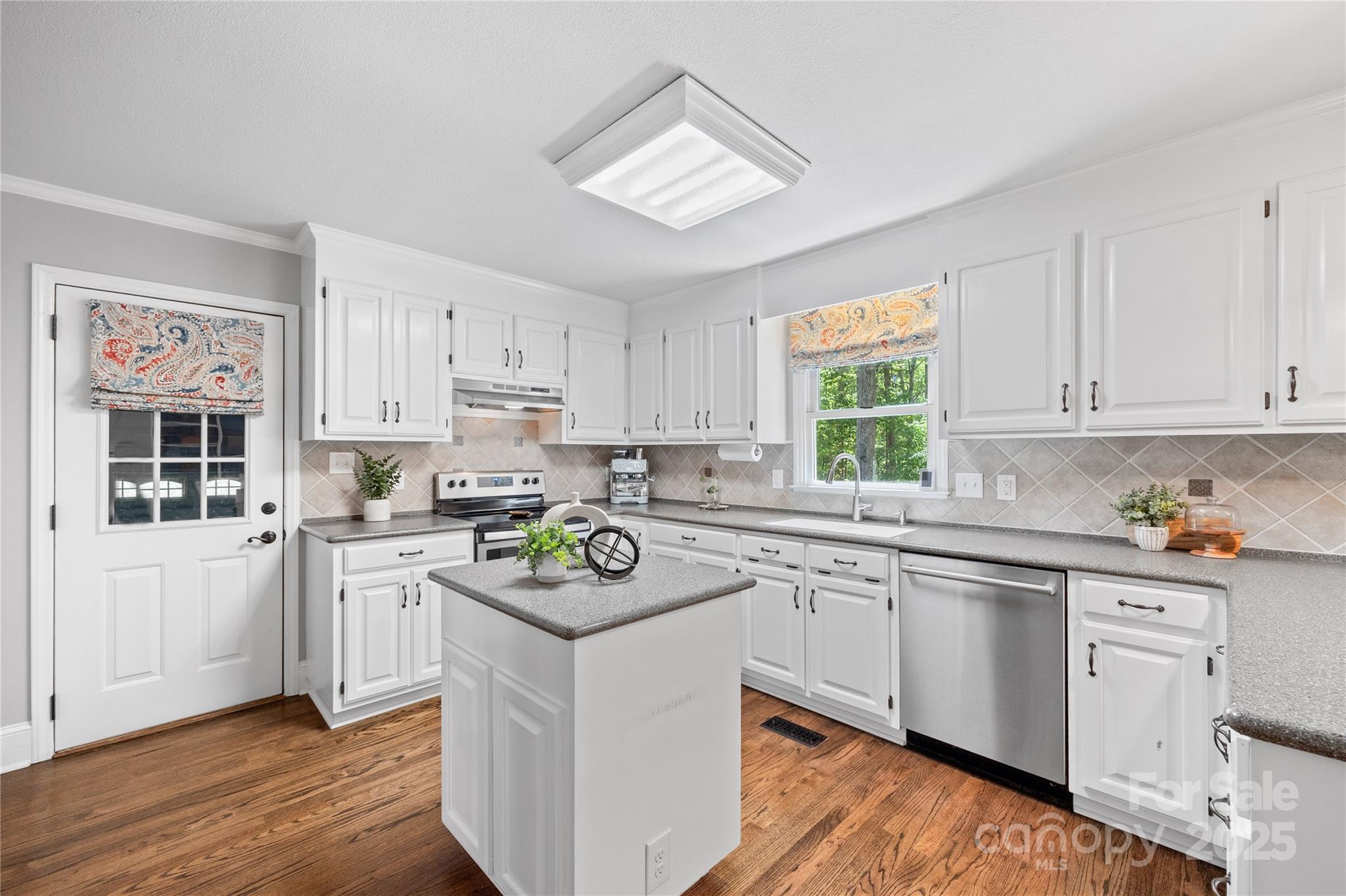 1419 Old Tara Lane Fort Mill, SC 29708 - Photo 12 of 48