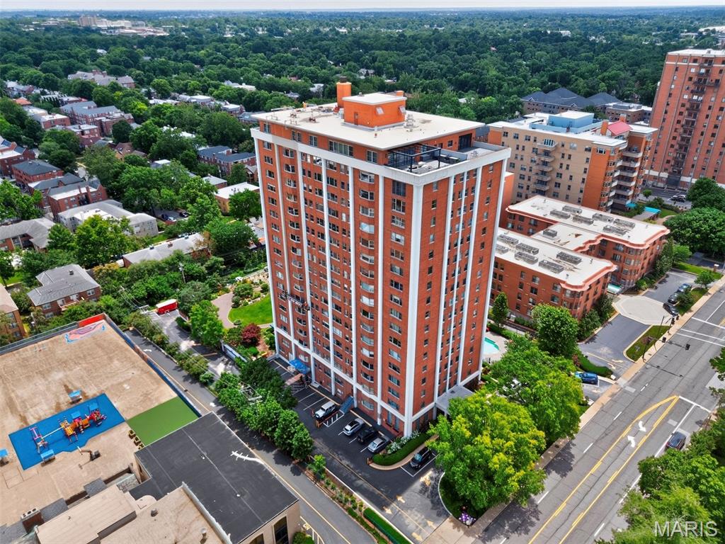 710 South Hanley Road, Unit 10A Clayton, MO 63105 - Photo 2 of 33