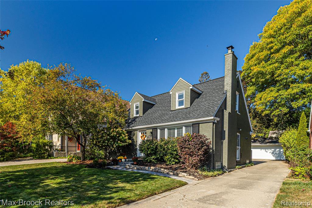 2826 Bembridge Road Royal Oak, MI 48073 - Photo 2 of 24 Gallery Image 2