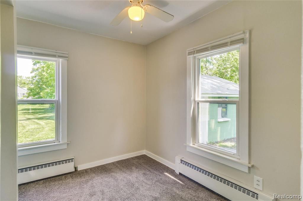2106 Center Road Burton, MI 48509 - Photo 17 of 33