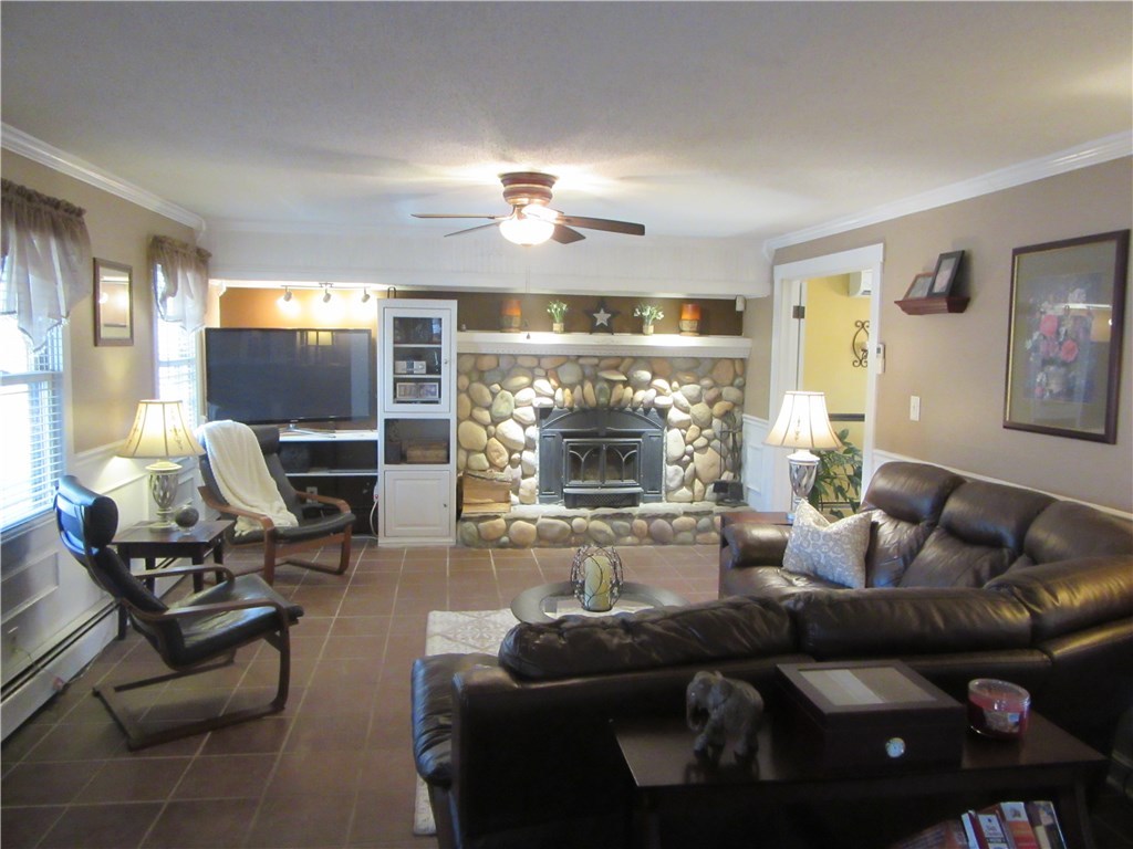 221 Carpenter Road Scituate, RI 02825 - Photo 2 of 28
