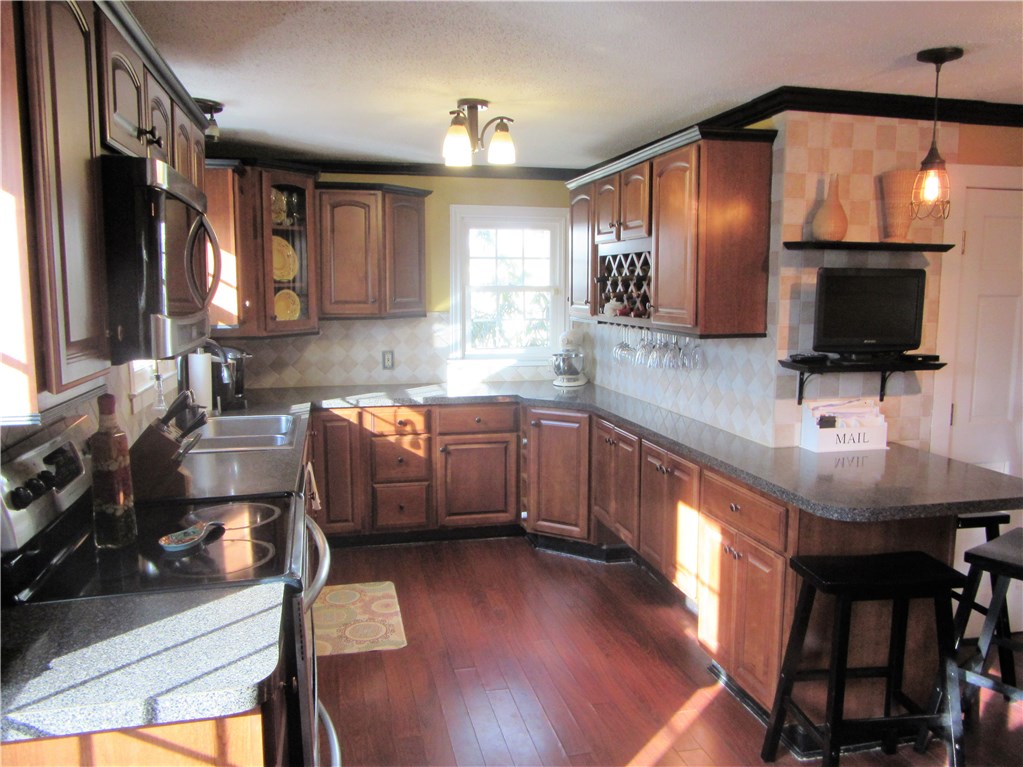 221 Carpenter Road Scituate, RI 02825 - Photo 5 of 28