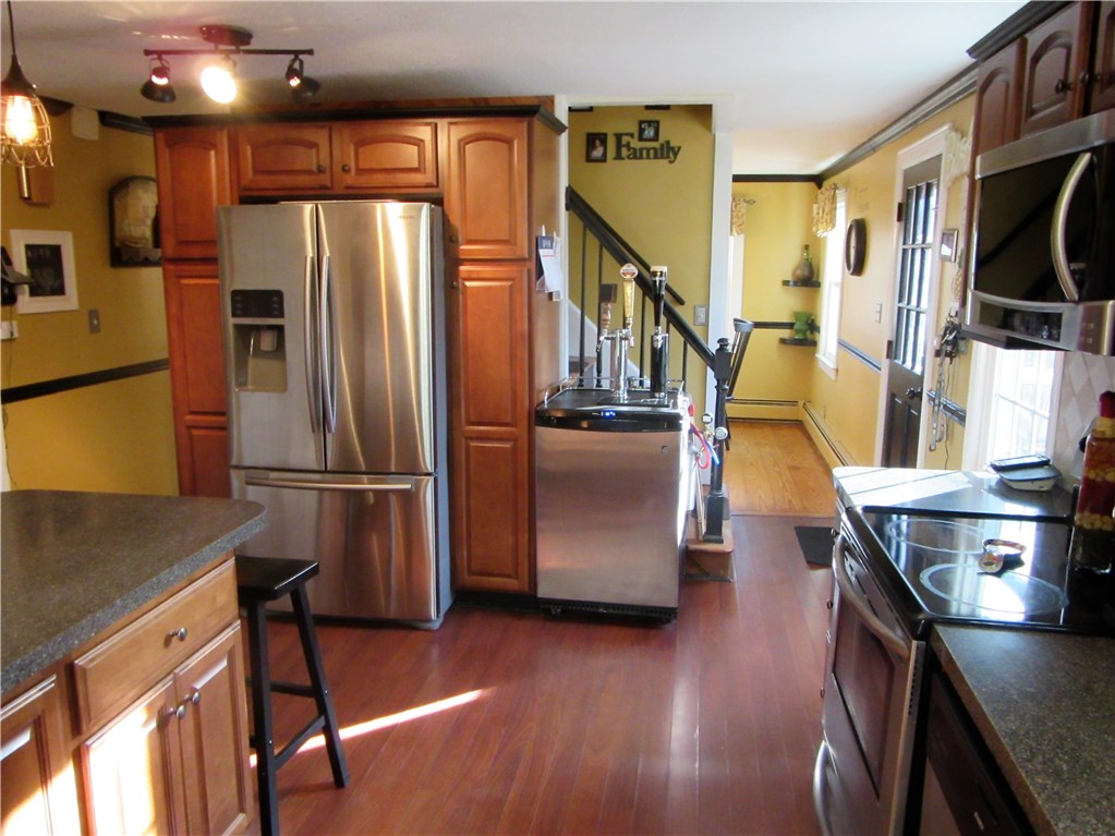 221 Carpenter Road Scituate, RI 02825 - Photo 6 of 28